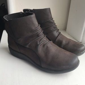 Clark’s Cloudsteppers Sillian Tana brown boot 6